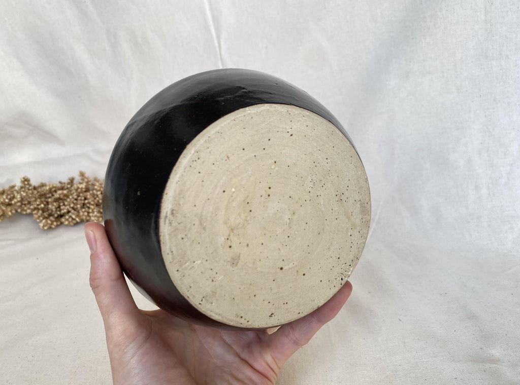 Handmade Ceramic Planter Pot: Decorative Pottery