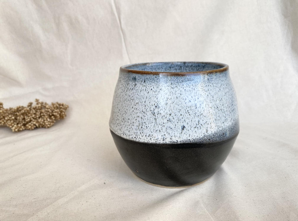 Handmade Ceramic Planter Pot: Decorative Pottery